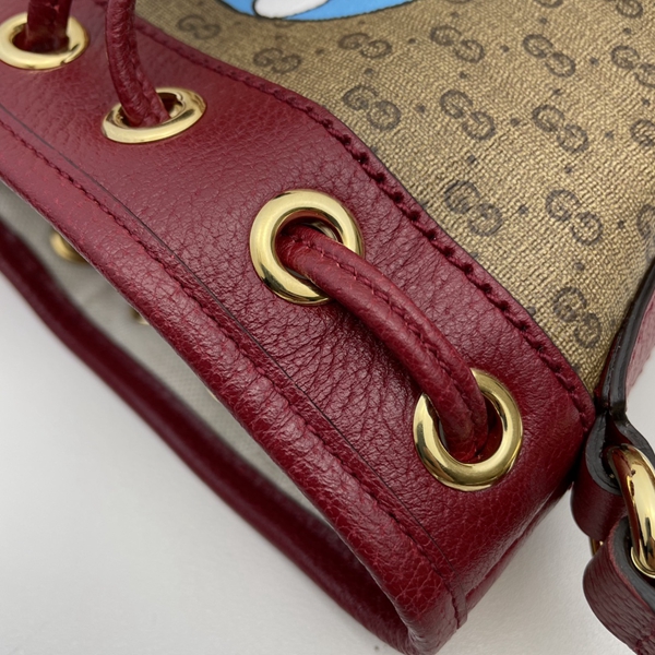 グッチバッグ角部分ディテール